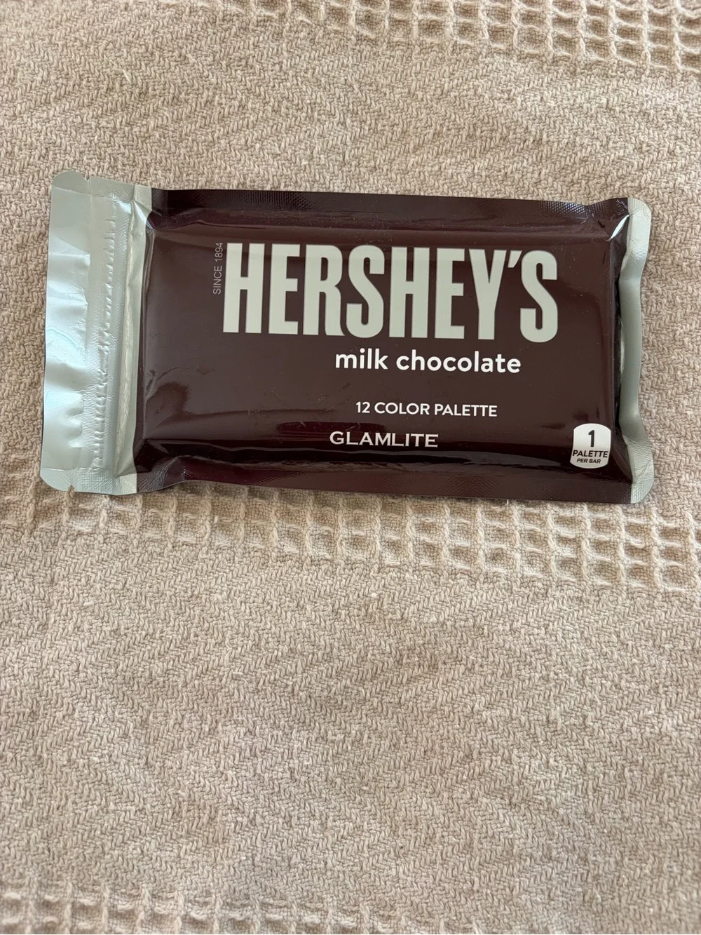 Glamlite Eyeshadow Palette 12 neutral colors HERSHEY’S Milk chocolate themed NWT